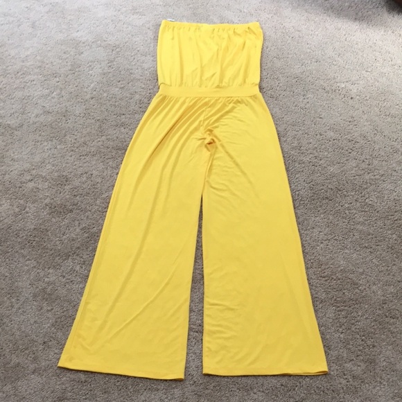 NWT! Carmen Marc Volvo large cover up jumpsuit. - Picture 4 of 8